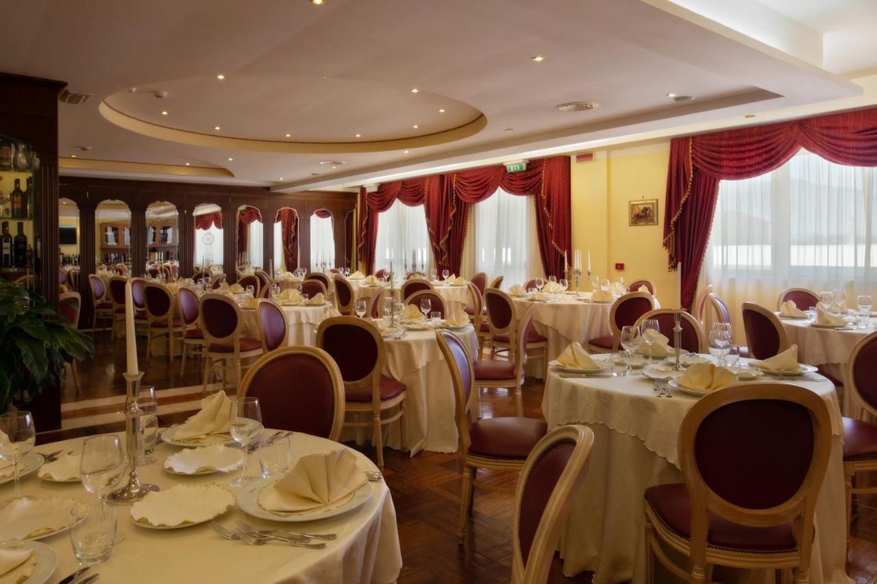 Grand Hotel Osman Ristorante Il Danubio Atena Lucana Zewnętrze zdjęcie
