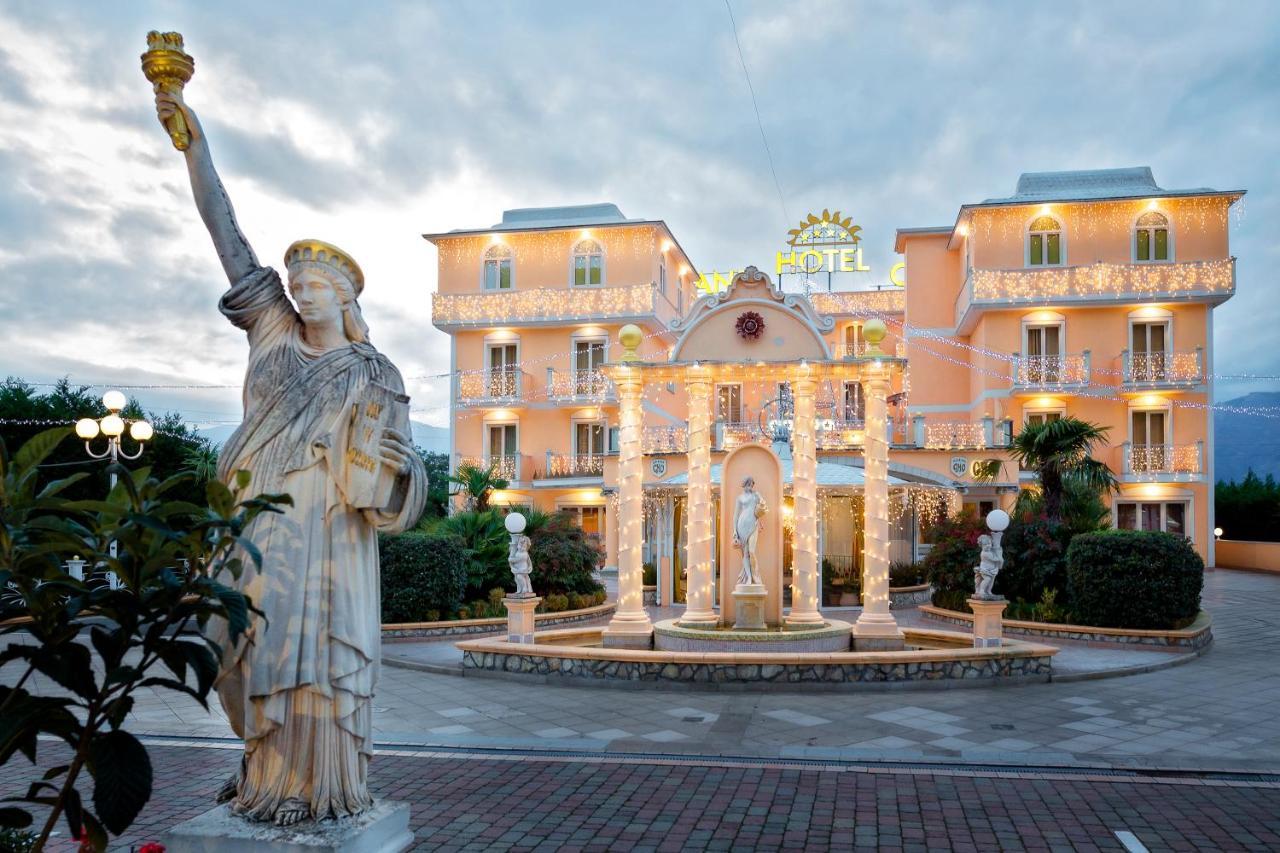 Grand Hotel Osman Ristorante Il Danubio Atena Lucana Zewnętrze zdjęcie