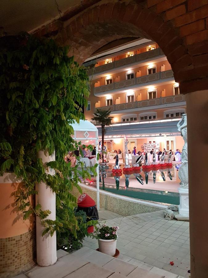 Grand Hotel Osman Ristorante Il Danubio Atena Lucana Zewnętrze zdjęcie